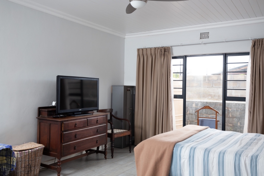 4 Bedroom Property for Sale in Velddrif Western Cape